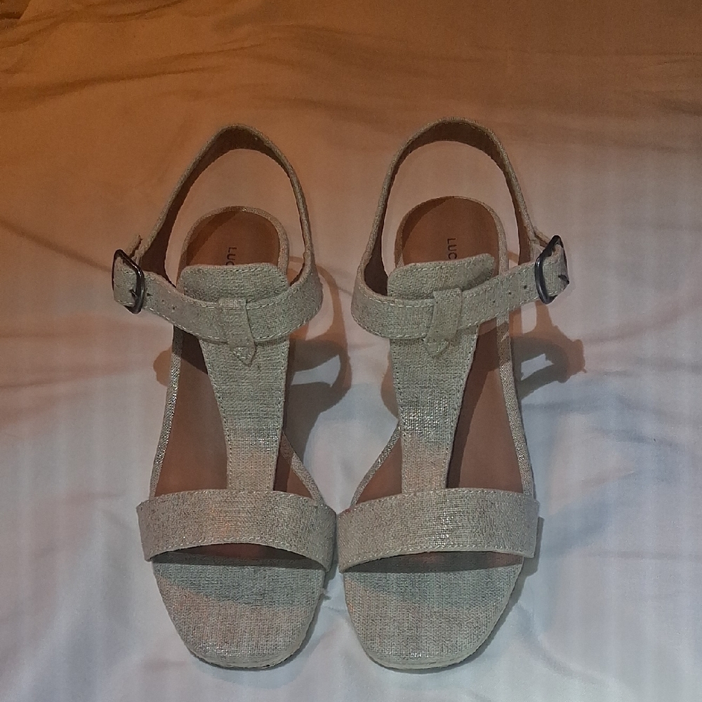 Chic Beige Women's Sandals